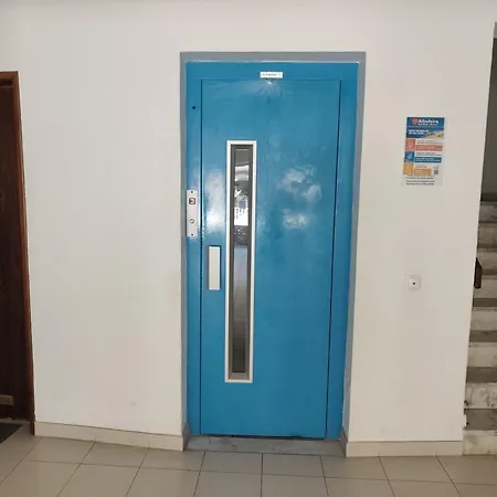 Dos Aveiros, T1 Renovado A 5 Minutos Da - Albufeira