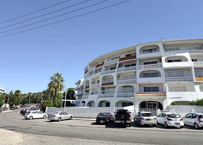 Dos Aveiros, Renovated And Cosy One-bedroom Flat - *