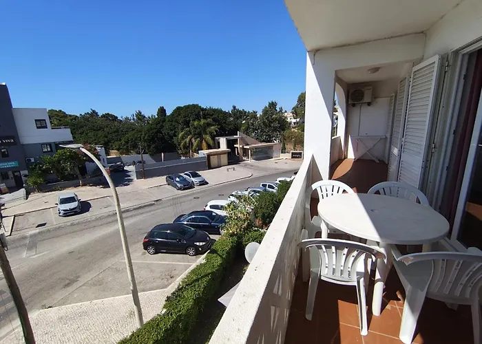 Appartement Dos Aveiros, T1 Renovado A 5 Minutos Da - *