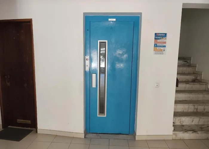 Dos Aveiros, Renovated And Cosy One-bedroom Flat - 알부페이라