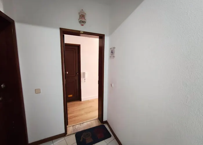 Dos Aveiros, Renovated And Cosy One-bedroom Flat - 아파트 알부페이라