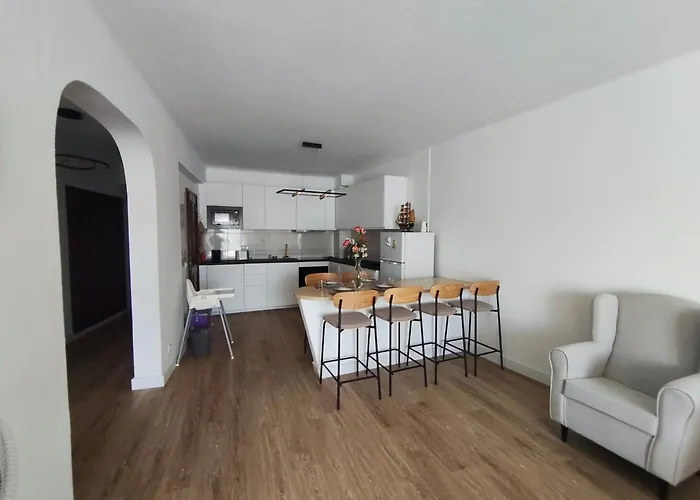 Dos Aveiros, Renovated And Cosy One-bedroom Flat - 알부페이라