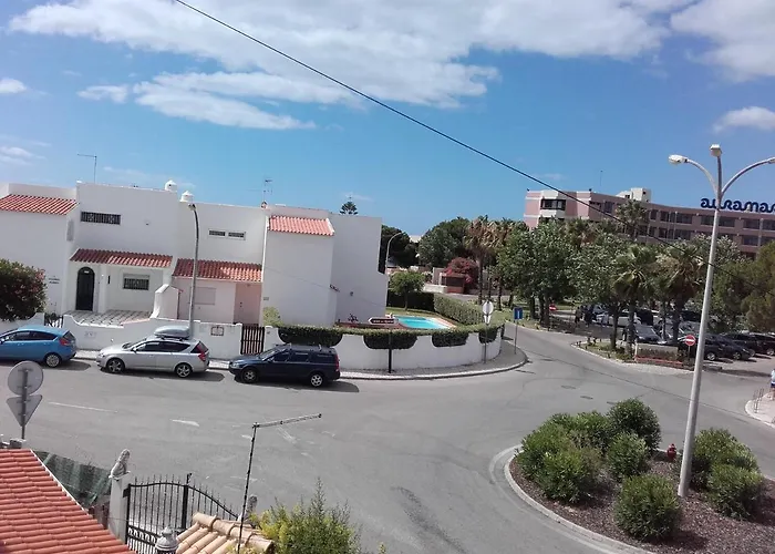 Dos Aveiros, T1 Renovado A 5 Minutos Da - *