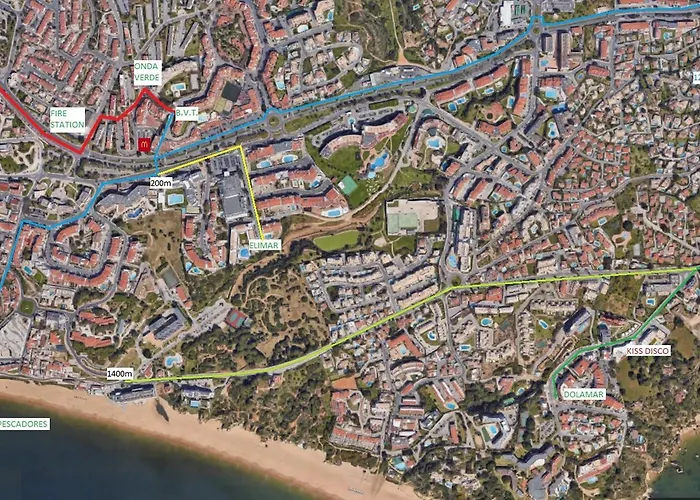 Dos Aveiros, T1 Renovado A 5 Minutos Da - Apartamento