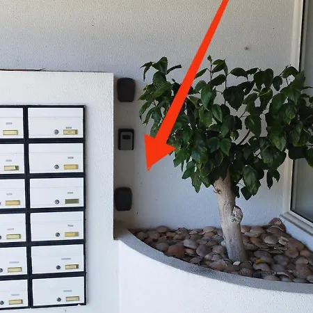 Dos Aveiros, T1 Renovado A 5 Minutos Da - * Albufeira