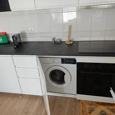 Appartement Dos Aveiros, T1 Renovado A 5 Minutos Da - *