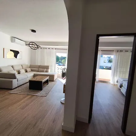 Dos Aveiros, T1 Renovado A 5 Minutos Da - * Albufeira